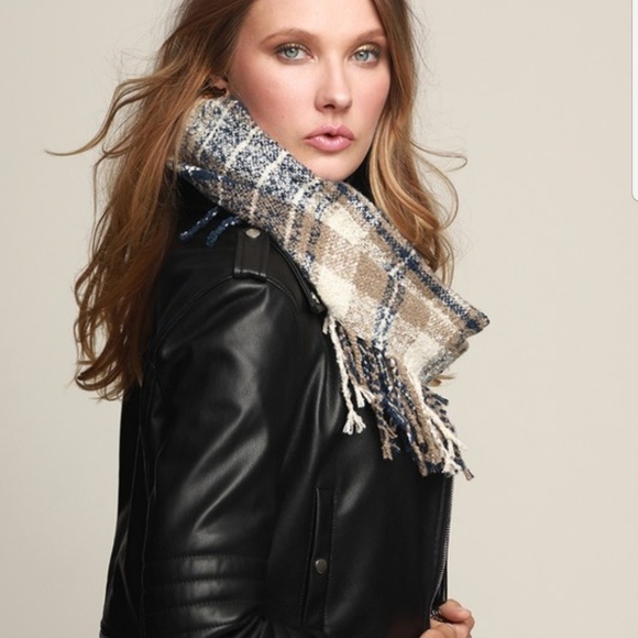 Plaid infinity scarf - Picture 2 of 2